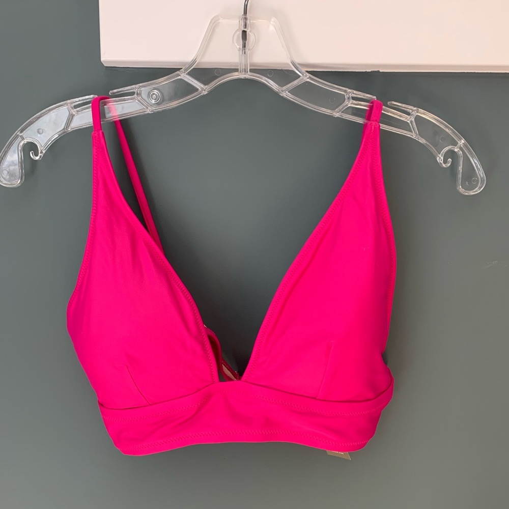 Super flattering pink plunge bikini top